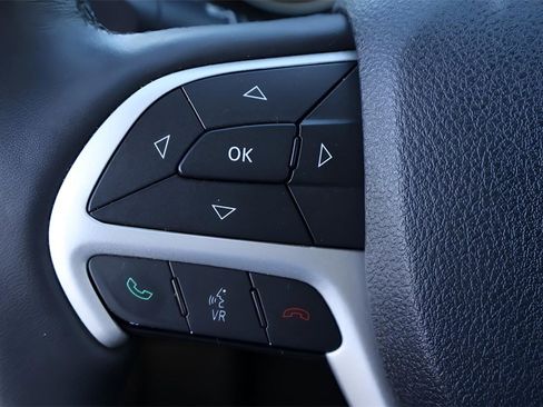 Used 2015 Jeep Cherokee Limited image 21