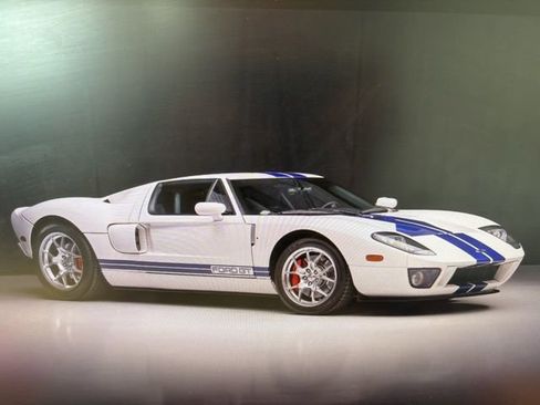 Used 2005 Ford GT RWD image 6