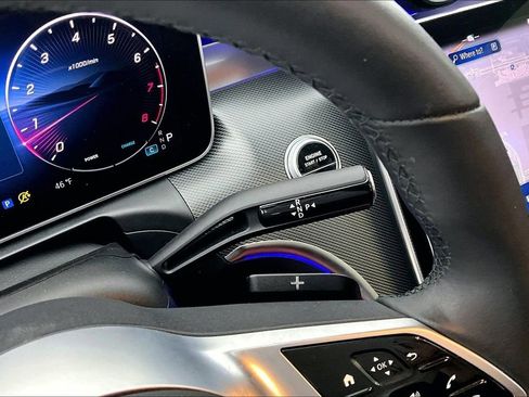 Used 2025 Mercedes-Benz C 300 4MATIC Sedan w/ Exclusive Trim Package image 19