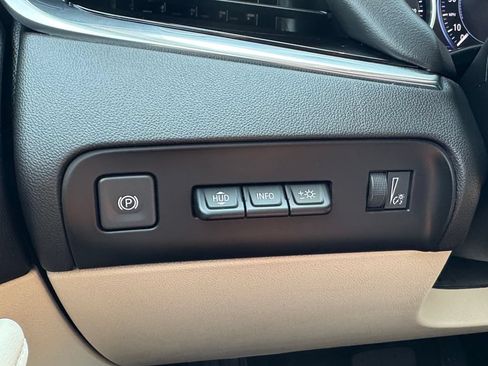 Used 2023 Buick Enclave Avenir w/ Avenir Technology Package AWD/4WD image 16