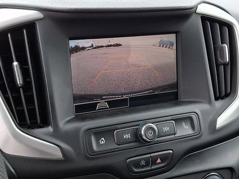 Used 2024 GMC Terrain SLE w/ Driver Convenience Package AWD/4WD image 4