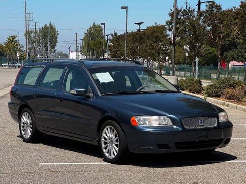 Used 2007 Volvo V70 2.4 FWD image 1