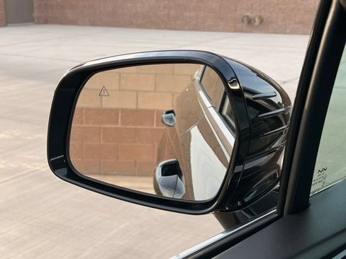 Used 2025 Kia Sorento EX w/ Panoramic Sunroof Package FWD image 22