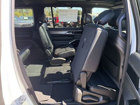 New 2026 Jeep Grand Wagoneer Limited AWD/4WD image 21