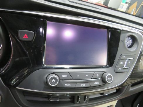 Used 2020 Buick Envision Premium w/ Driver Confidence Package AWD/4WD image 16