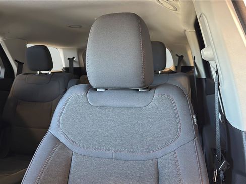 Certified 2025 Ford Explorer Active AWD/4WD image 23