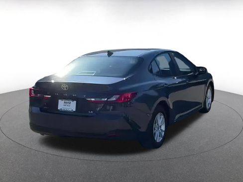 Used 2025 Toyota Camry LE image 10