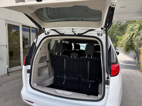 Used 2024 Chrysler Voyager LX FWD image 32