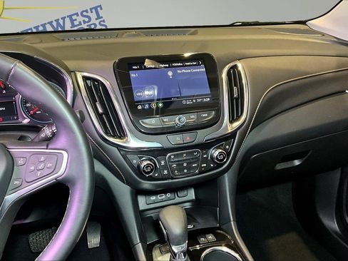Used 2023 Chevrolet Equinox Premier AWD/4WD image 10