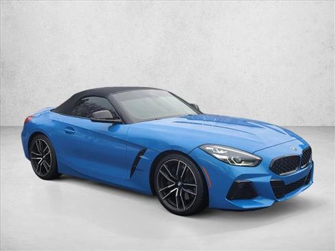 Used 2022 BMW Z4 M40i w/ Premium Package image 3