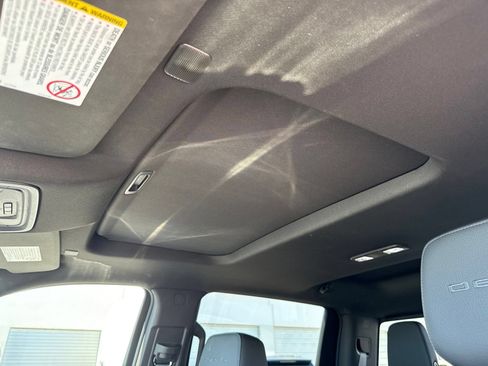 Used 2023 GMC Sierra 3500 Denali w/ Denali Ultimate Package AWD/4WD image 28