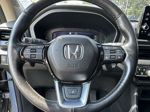Used 2024 Honda Pilot Elite image 6