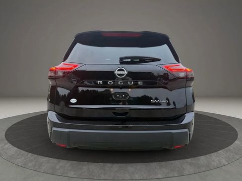 Used 2024 Nissan Rogue SV image 4