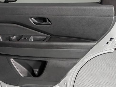Used 2025 Nissan Pathfinder SV FWD image 19