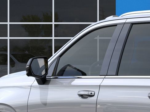 New 2026 Chevrolet Suburban LT w/ Comfort Package RWD image 13