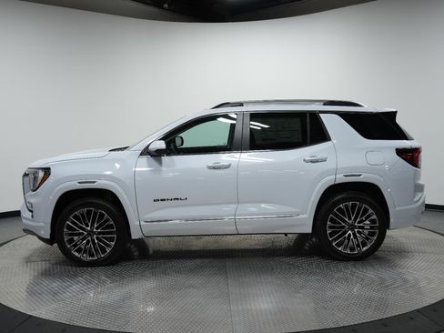 New 2026 GMC Terrain Denali w/ LPO, Black Badging Package image 4