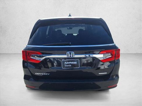 Used 2018 Honda Odyssey Touring image 9