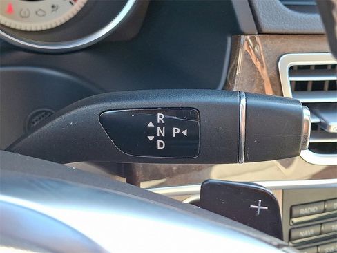 Used 2014 Mercedes-Benz E 350 4MATIC Sedan image 15