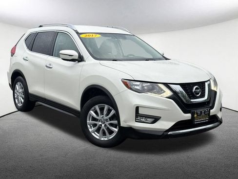 Used 2017 Nissan Rogue SV FWD image 2