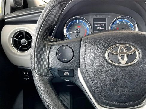 Used 2017 Toyota Corolla LE FWD image 10