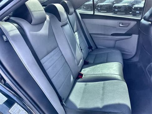 Used 2016 Toyota Camry SE image 21