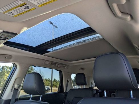 New 2025 Nissan Pathfinder Platinum image 24