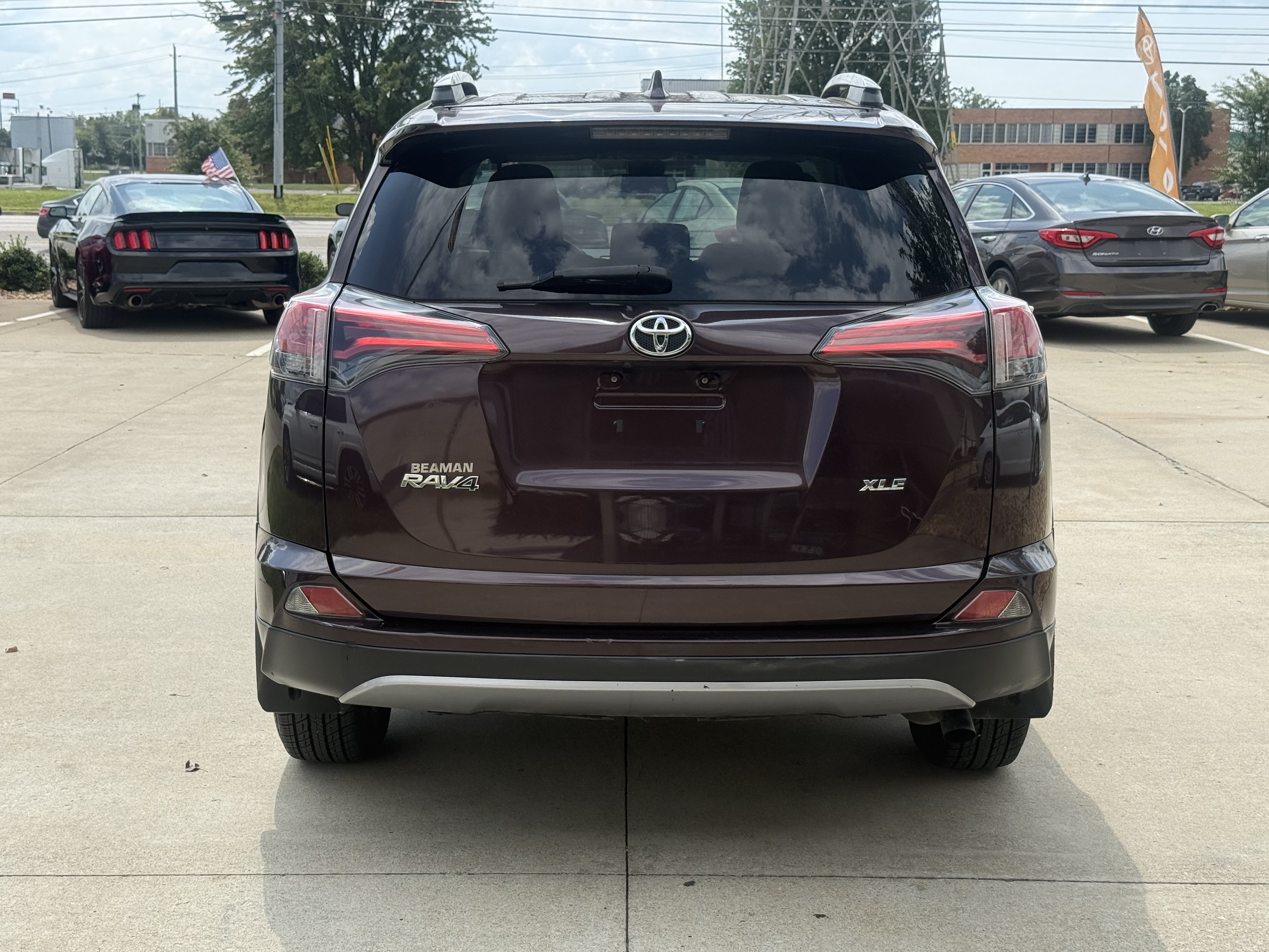 Used 2017 Toyota RAV4 XLE FWD image 6