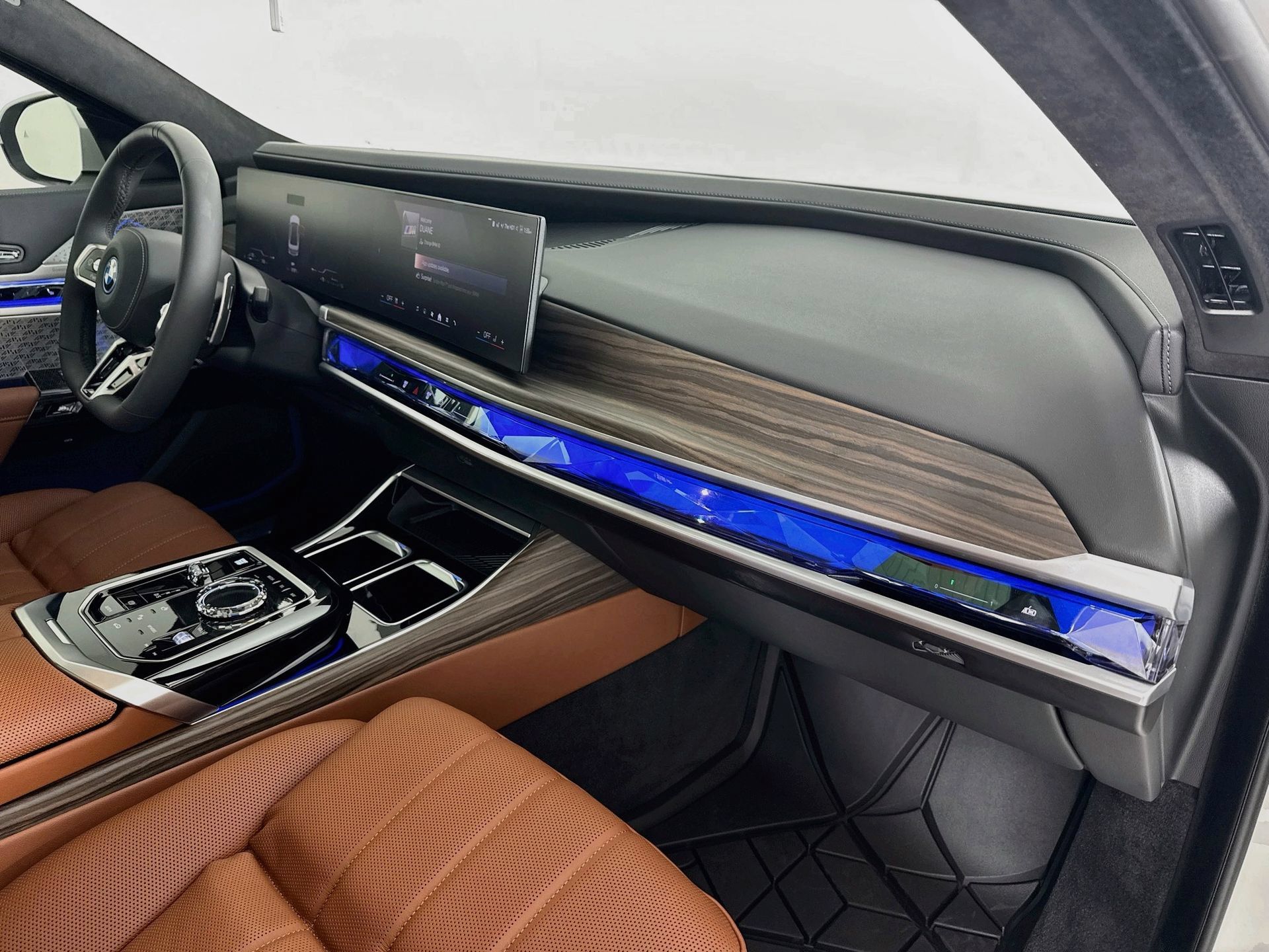 Used 2026 BMW 750e xDrive w/ Executive Package AWD/4WD image 32