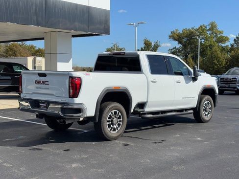 Used 2025 GMC Sierra 2500 SLE w/ SLE Value Package; image 4