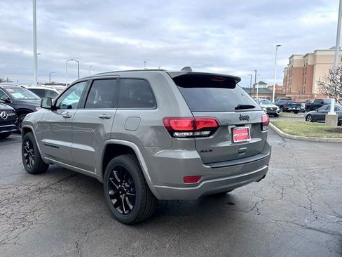 Used 2021 Jeep Grand Cherokee Laredo X image 7