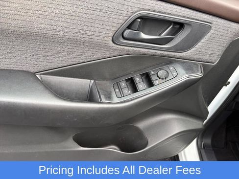 Used 2023 Nissan Rogue S AWD/4WD image 24