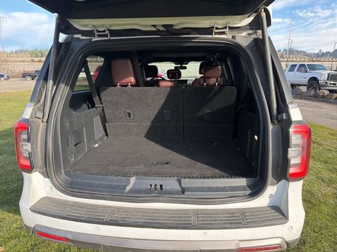 Used 2022 Ford Expedition Max Limited image 8