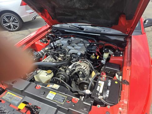 Used 2001 Ford Mustang Premium RWD image 40