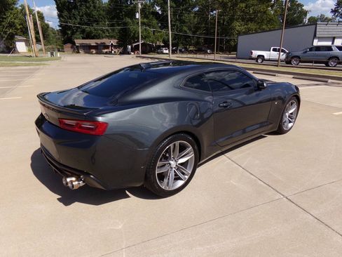 Used 2017 Chevrolet Camaro LT RWD image 31
