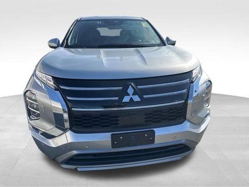 Used 2025 Mitsubishi Outlander AWD image 8