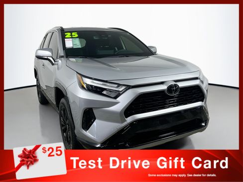Used 2025 Toyota RAV4 SE AWD/4WD image 1
