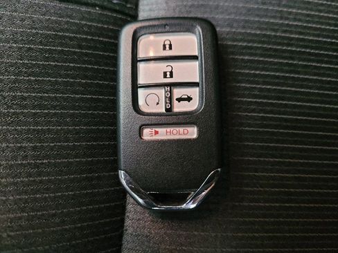 Used 2019 Honda Accord EX image 32