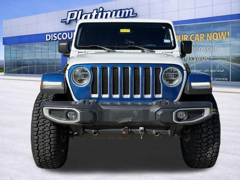 Used 2018 Jeep Wrangler Unlimited Sahara image 2