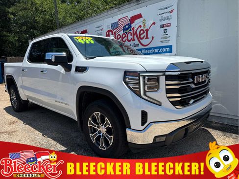 Used 2025 GMC Sierra 1500 SLT RWD image 1