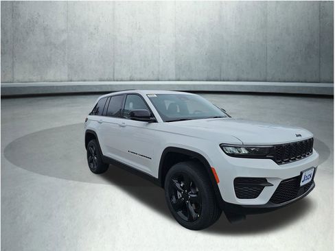 New 2025 Jeep Grand Cherokee Altitude AWD/4WD image 10