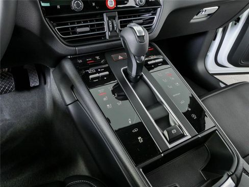 New 2026 Porsche Macan Electric AWD/4WD image 19