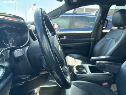 Used 2020 Chrysler Pacifica Touring-L image 31