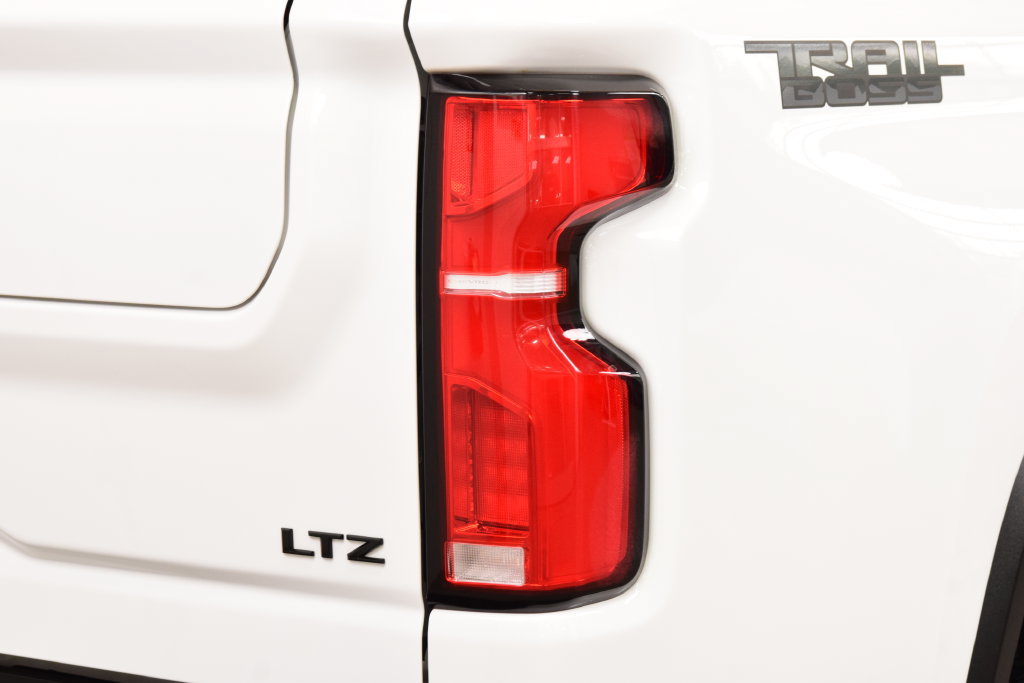 Used 2025 Chevrolet Silverado 2500 LTZ w/ LTZ Plus Package AWD/4WD image 21