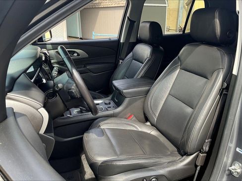 Used 2019 Chevrolet Traverse RS FWD image 23