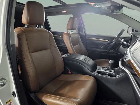 Used 2019 Toyota Highlander Limited image 24