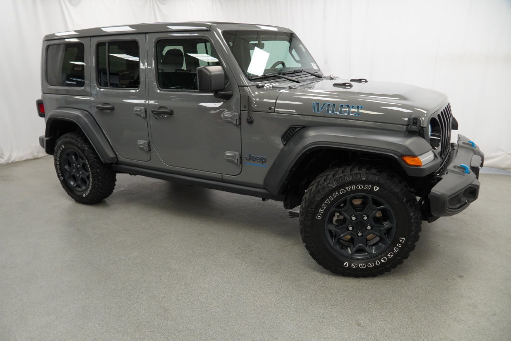 Used 2023 Jeep Wrangler Unlimited w/ Sun & Screen Package AWD/4WD image 14