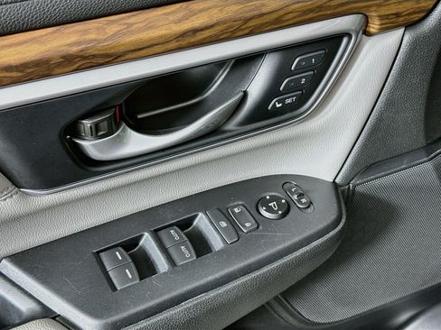 Used 2020 Honda CR-V Touring image 15