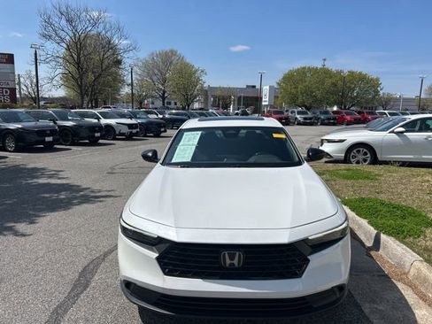 Used 2023 Honda Accord Sport image 3