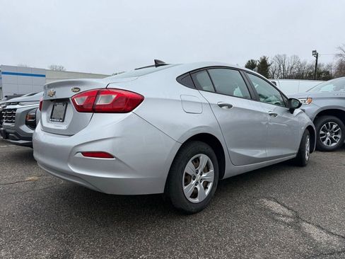 Used 2018 Chevrolet Cruze LS image 10