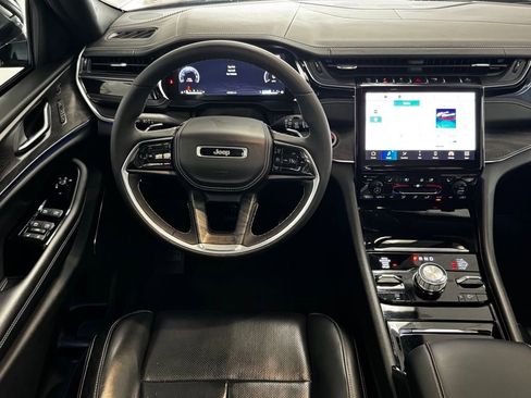 Certified 2023 Jeep Grand Cherokee Overland w/ Luxury Tech Group IV AWD/4WD image 12